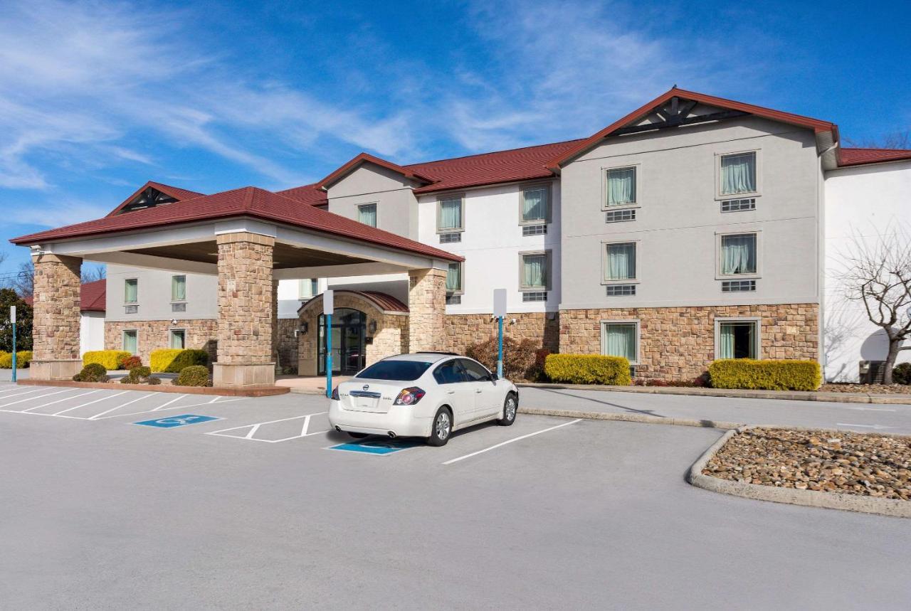 Quality Inn & Suites Monterey, Tn - Crossville, Tn ภายนอก รูปภาพ
