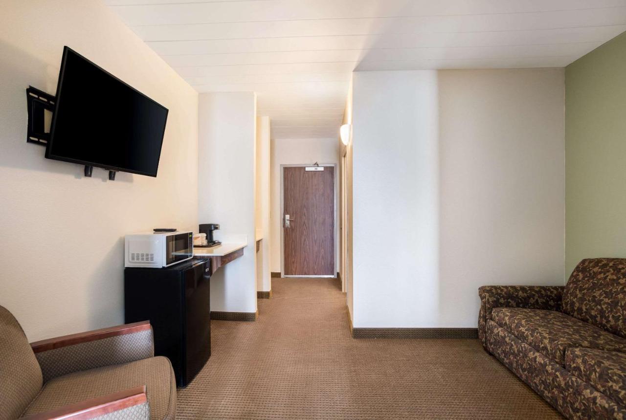 Quality Inn & Suites Monterey, Tn - Crossville, Tn ภายนอก รูปภาพ